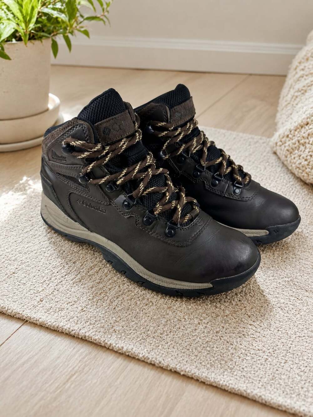 Columbia Women's Newton Ridge Plus Waterproof Hiking Boots Brown